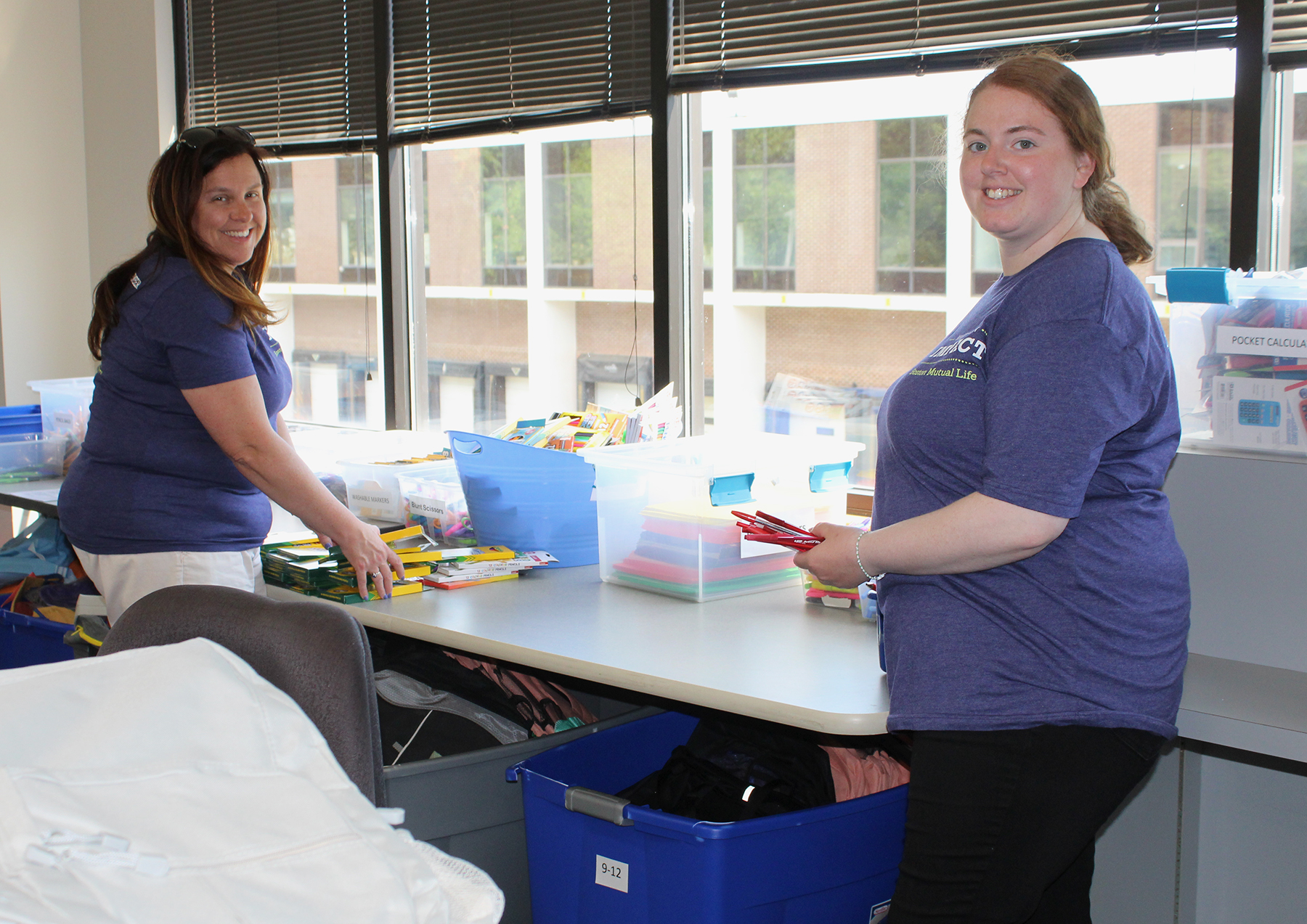 Boston Mutual Life Insurance Volunteering At School On Wheels Of Massachusetts 10