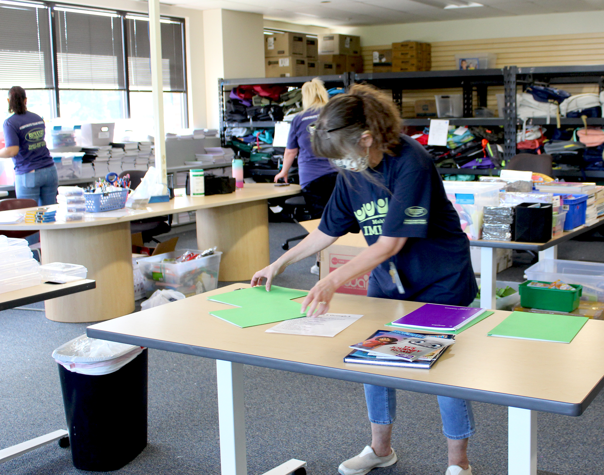 Boston Mutual Life Insurance Volunteering At School On Wheels Of Massachusetts 6